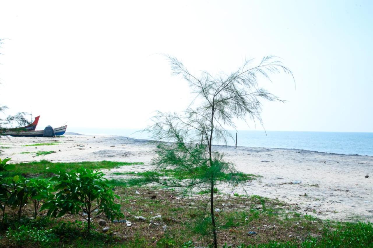 Caspian Beach Resort Alappuzha Bagian luar foto